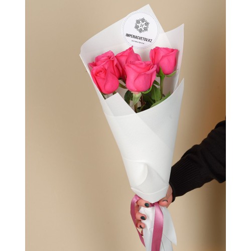 Купить на заказ Букет из 5 розовых роз с доставкой в Кентау