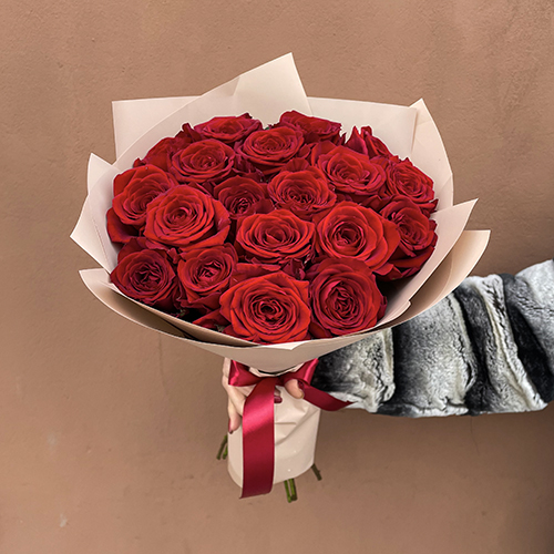 Купить на заказ Букет из 19 красных роз с доставкой в Кентау
